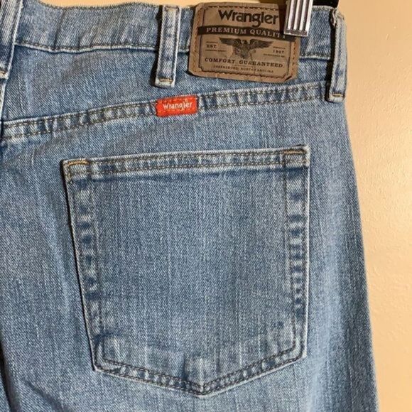 Wrangler Blue Regular Fit Jeans size 35x30 - Picture 4 of 5